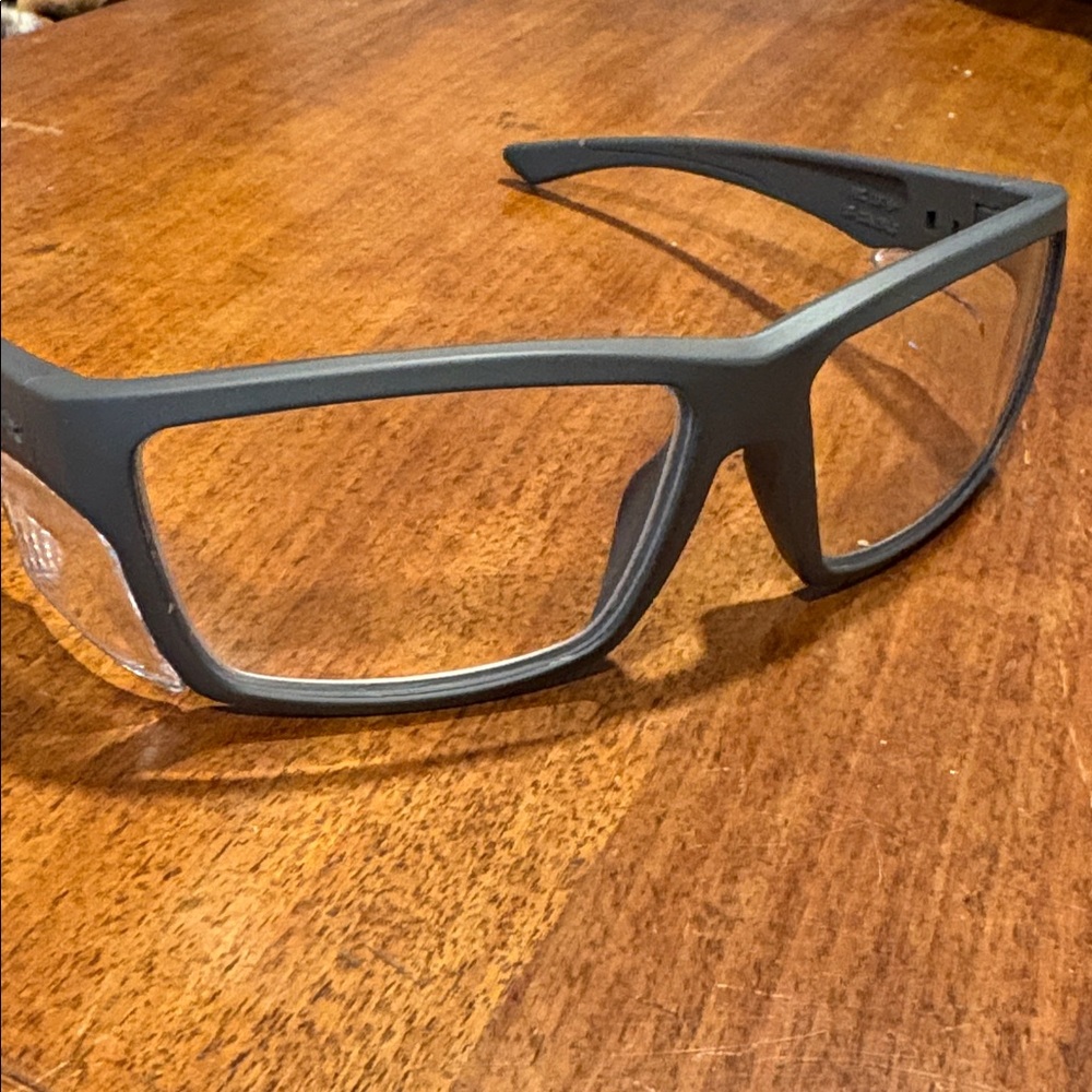NWOT ARMOURX 5004 SAFETY GLASSES, CASE INCLUDED!!!!